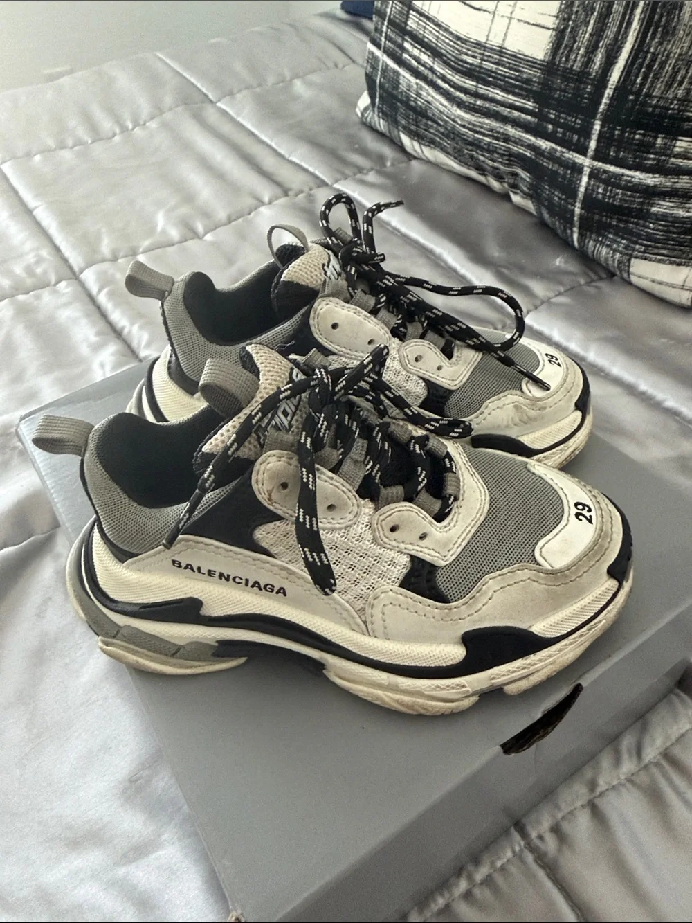 Balenciaga Chunky Triple-S Sneakers in White and Black - Picture 3 of 4
